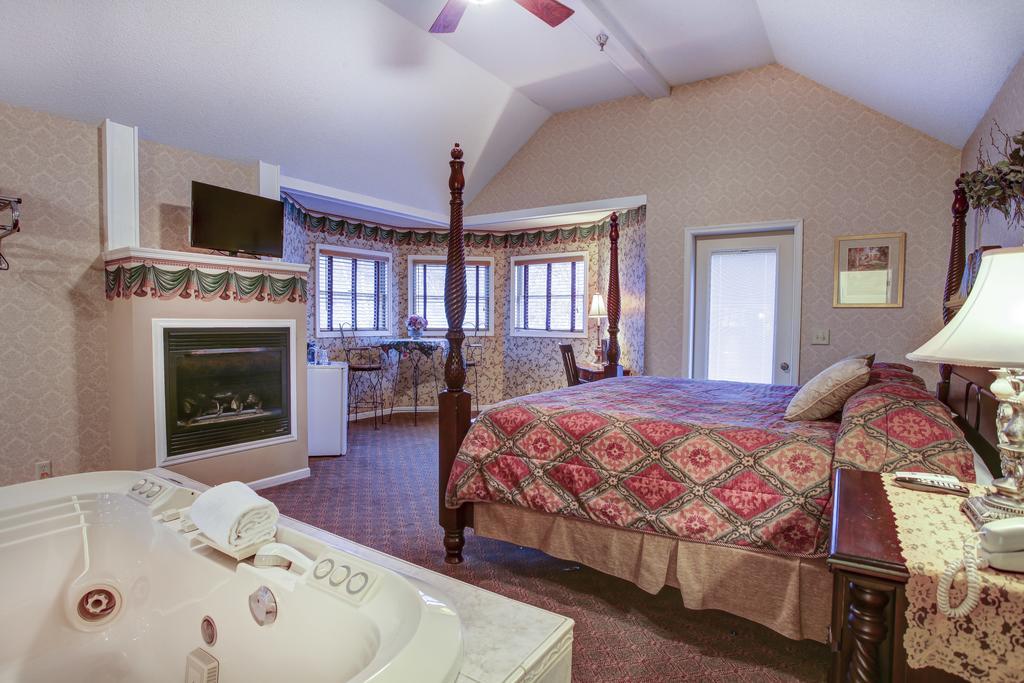 Afton House Inn Bagian luar foto