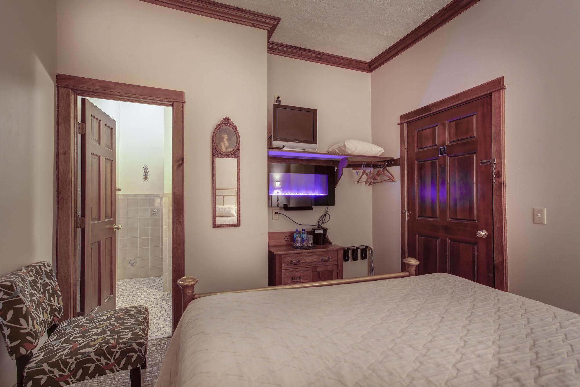 Afton House Inn Bagian luar foto